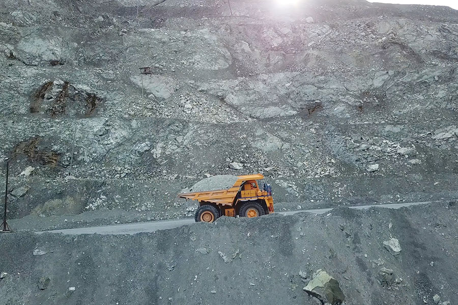 vehículos mineros 4x4 con sistema de seguridad integral